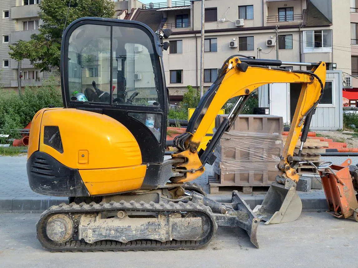 Mini-pelle améliorée avec système hydraulique renforcé améliore l'efficacité du travail