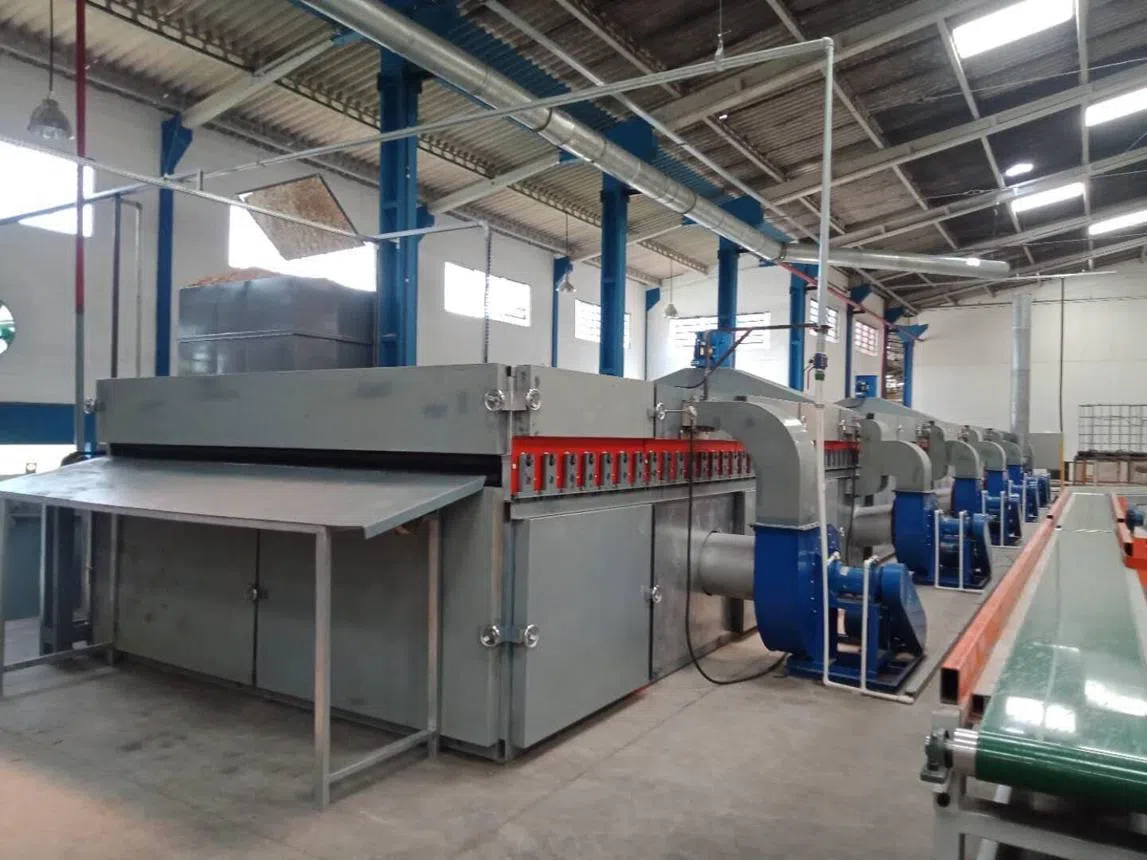 CATER élargit son portefeuille de produits pour inclure des solutions de machines à bois. Afin de répondre aux besoins évolutifs des clients industriels mondiaux, CATER a officiellement étendu son champ d'activité aux machines à bois, marquant une étape importante dans le développement de l'entreprise. Entrée dans l'industrie de la transformation du bois La nouvelle gamme de produits se concentre sur les équipements utilisés dans la production de contreplaqué et de panneaux, notamment : Machines à dérouler Systèmes de séchage Presses à chaud Équipements de ponçage Cette expansion permet à CATER de servir les clients des secteurs de la construction et de la transformation du bois. Offre d'équipements intégrés En combinant les machines de construction et les machines à bois, CATER vise à fournir une solution d'équipement plus complète. Les clients peuvent désormais se procurer différents types de machines auprès d'un seul fournisseur, améliorant ainsi l'efficacité et réduisant la complexité des achats. Une avancée stratégique Cette décision reflète la vision à long terme de CATER de devenir un fournisseur diversifié de machines sur le marché mondial.